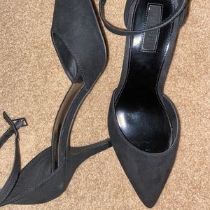 Black suede heels🖤